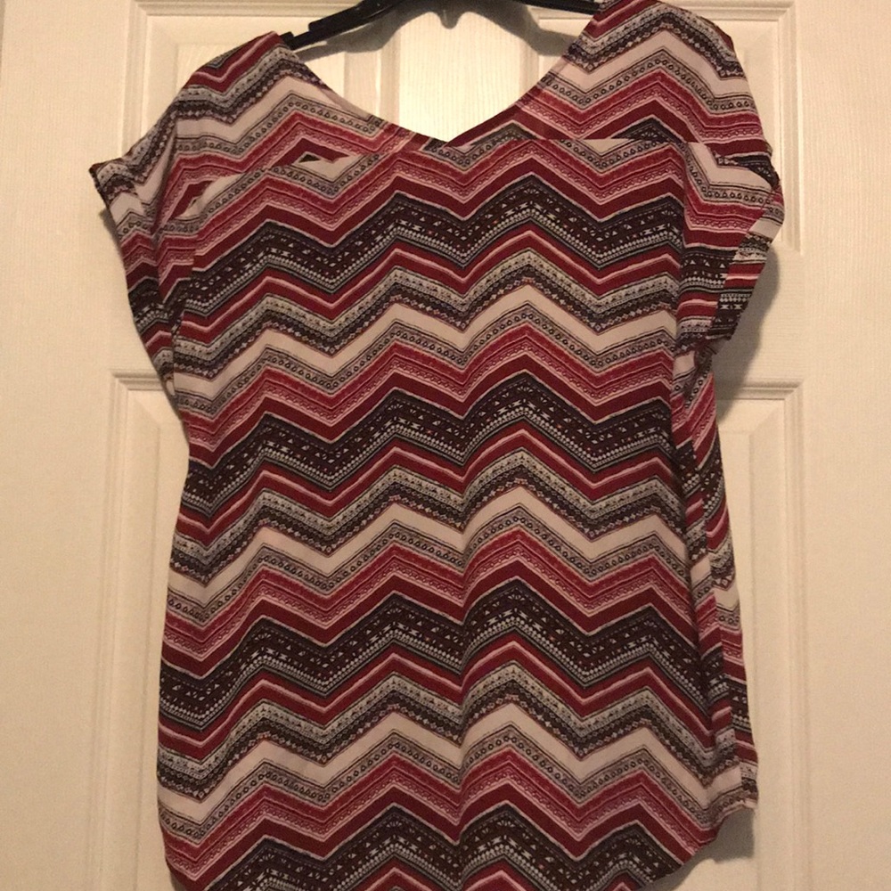 Red Chevron Top - Picture 2 of 6